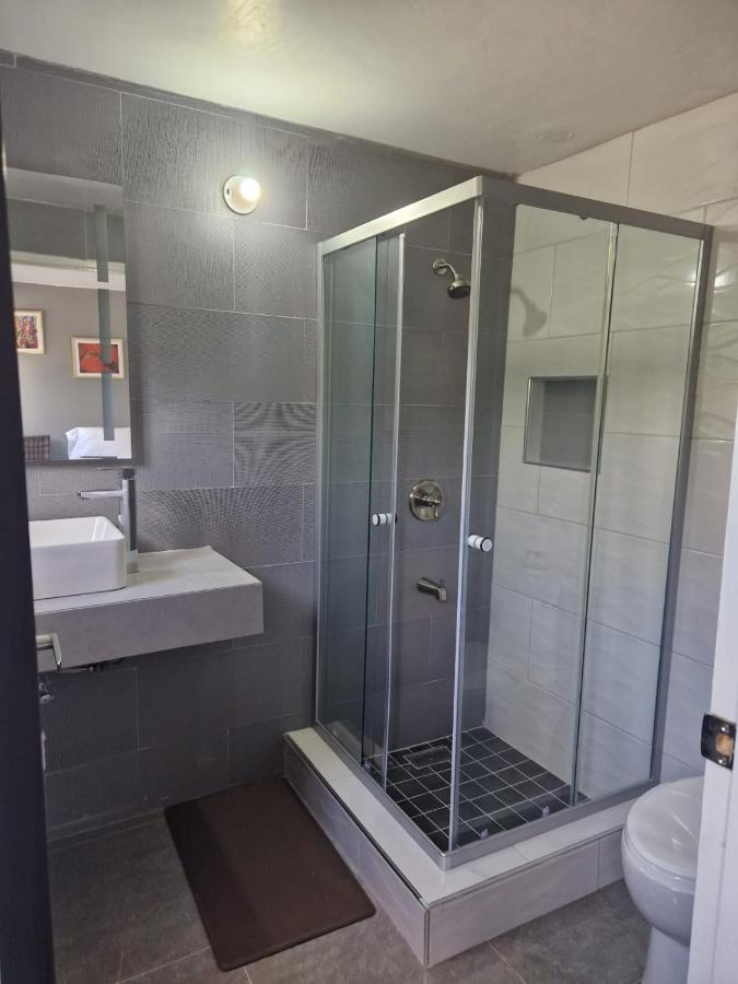 Amharic Hotell Kingston Exteriör bild