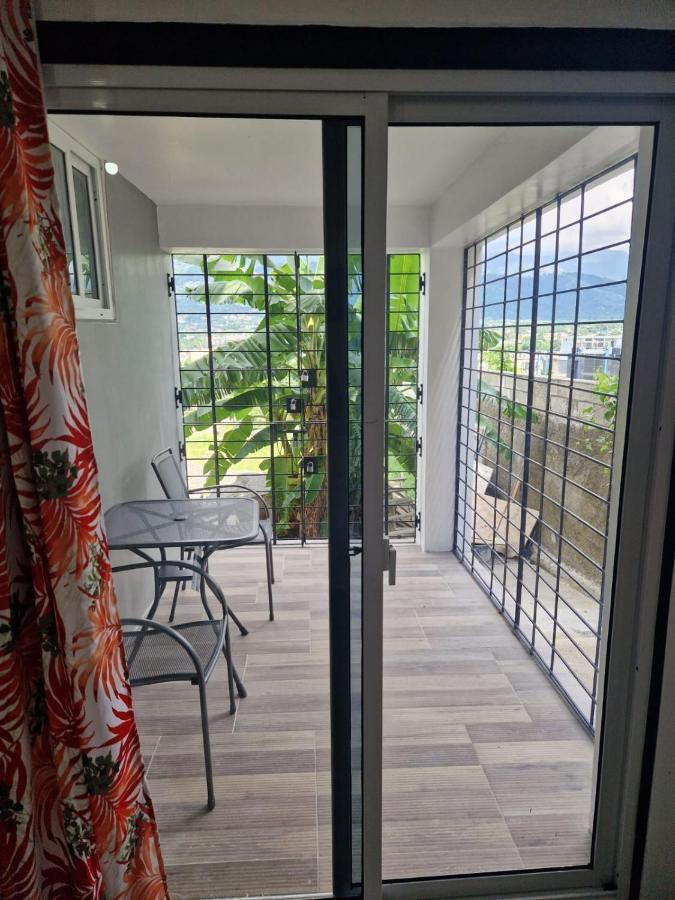 Amharic Hotell Kingston Exteriör bild