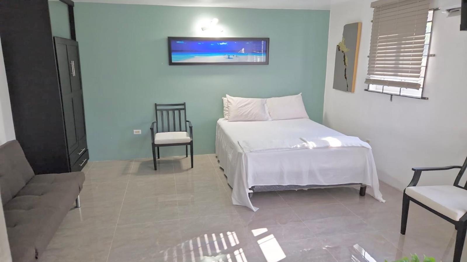 Amharic Hotell Kingston Exteriör bild
